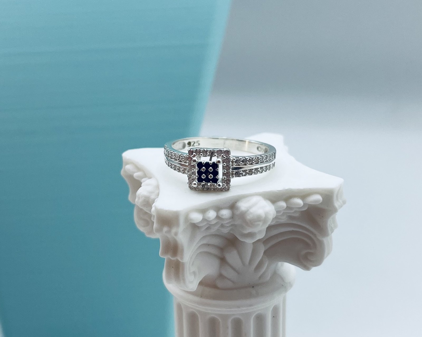 Anillo Fiesta Circón Negro-Blanco