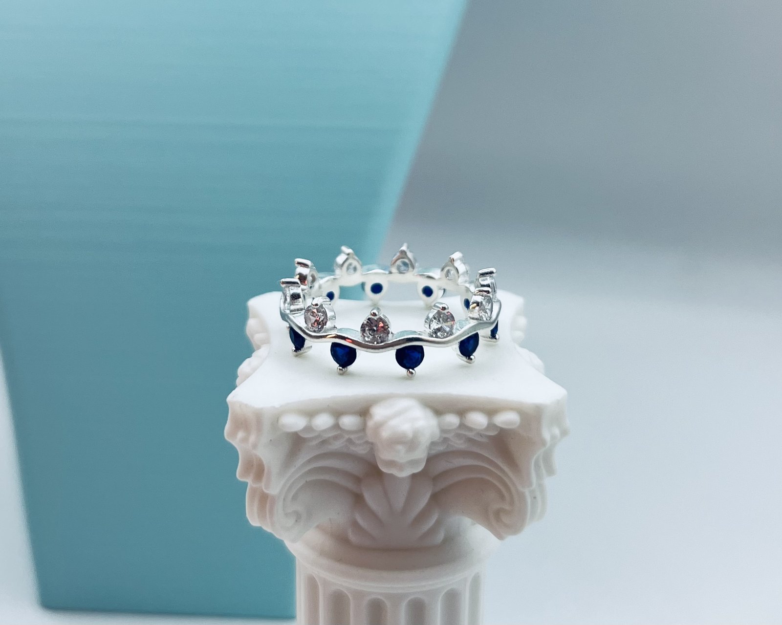 Anillo Berlin Cristal Azul-Blanco