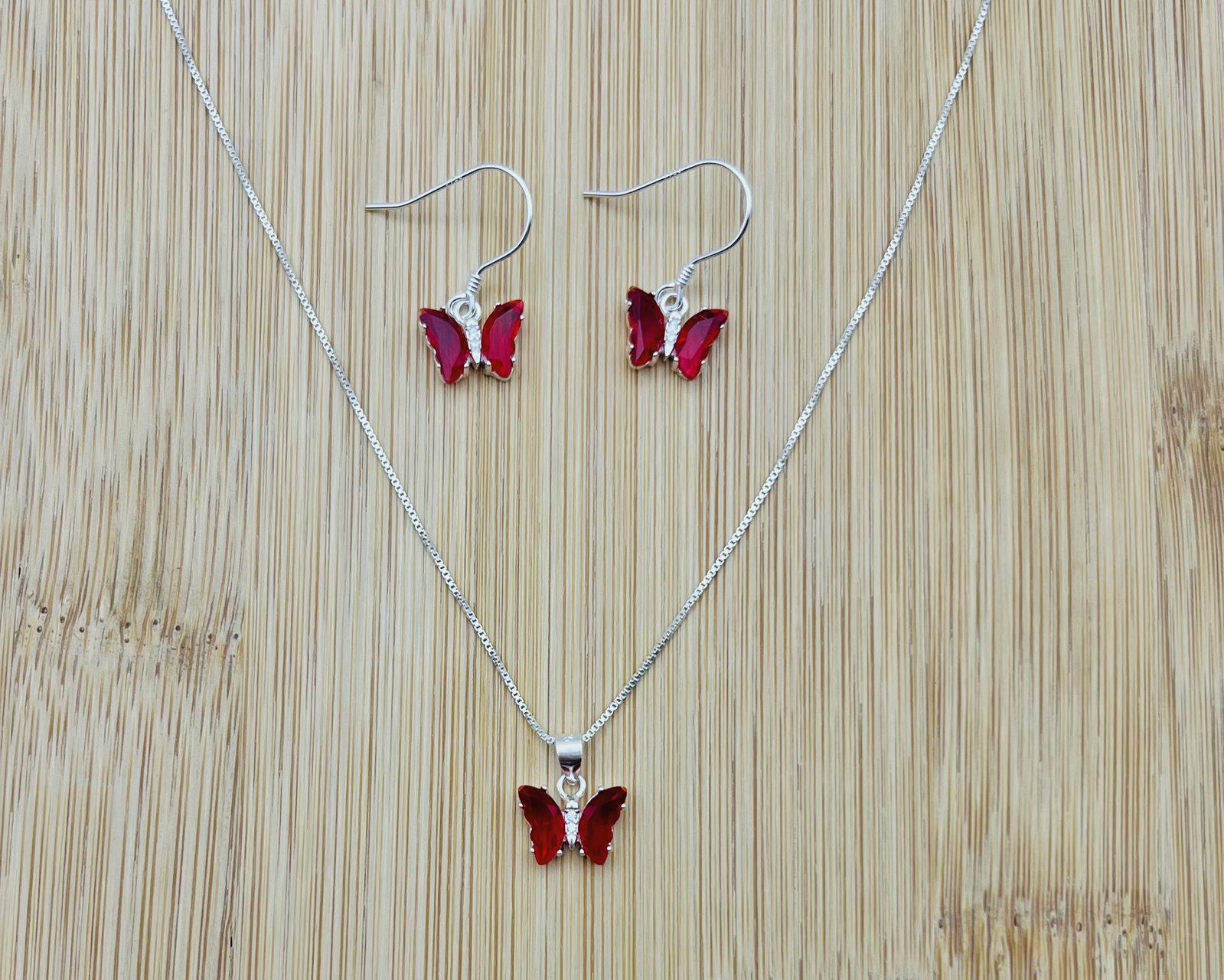 Conjunto Mariposa Sworvski Cristal Rojo