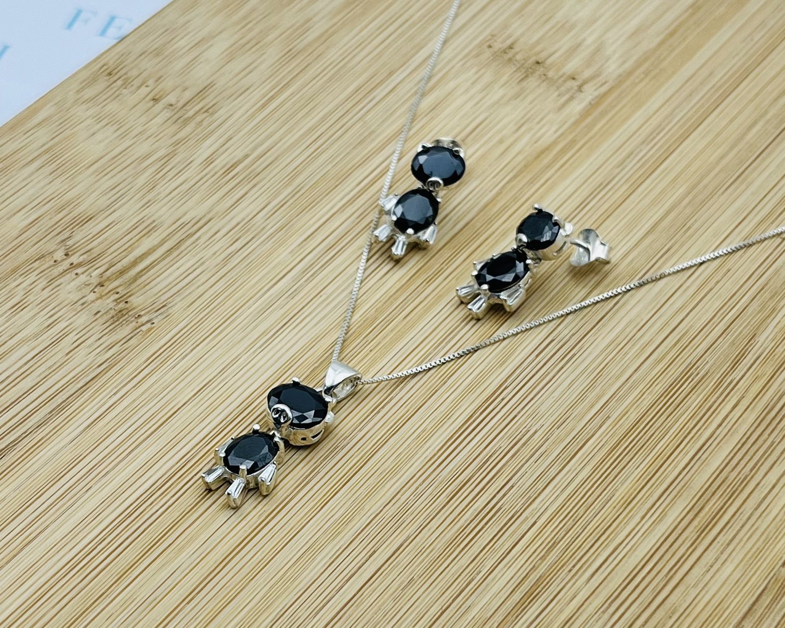 Conjunto Oso Cristales Negros