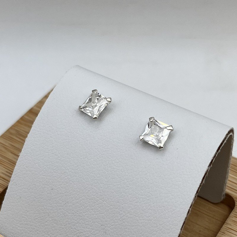 Imagen de Aros Cristal Cuadrado Con Tope