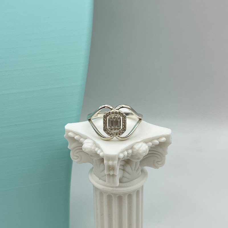 Anillo Mitad Corazón Con Circones