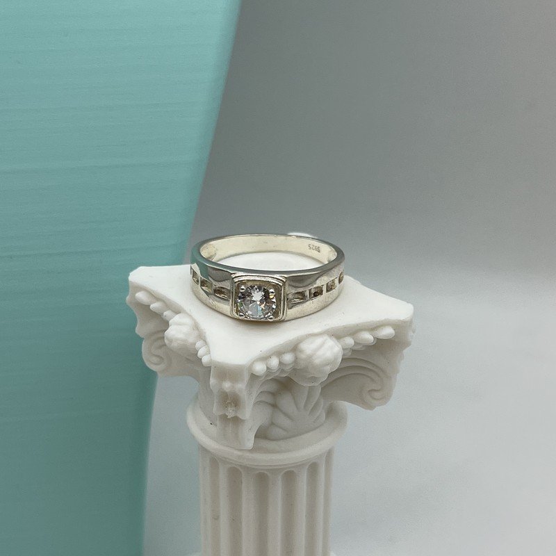 Anillo Real Con Cristal