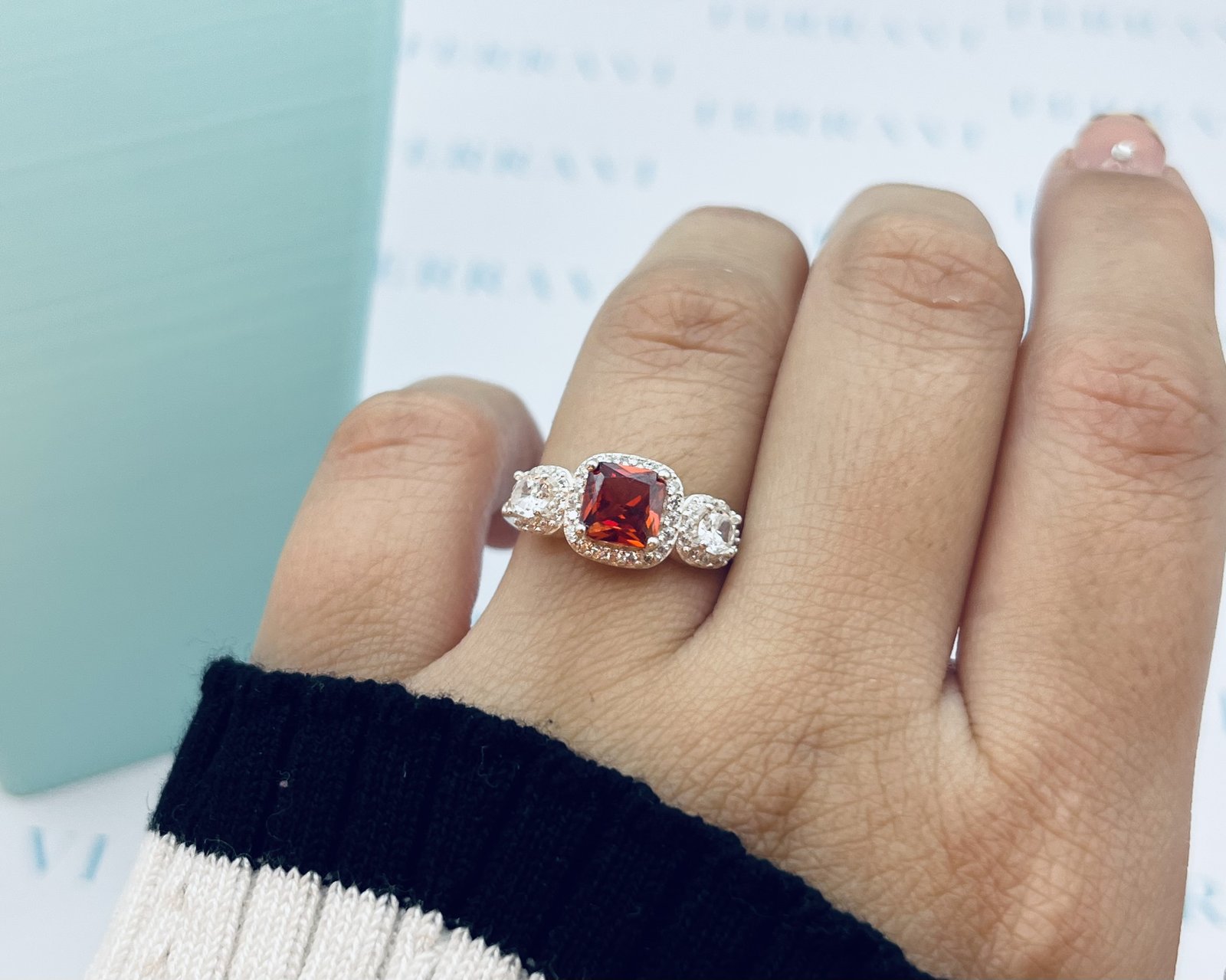 Imagen adicional 3 de Anillo Alesia Circón