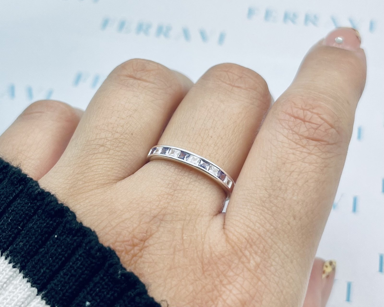 Imagen adicional 1 de Anillo Borde Liso Circones Lila