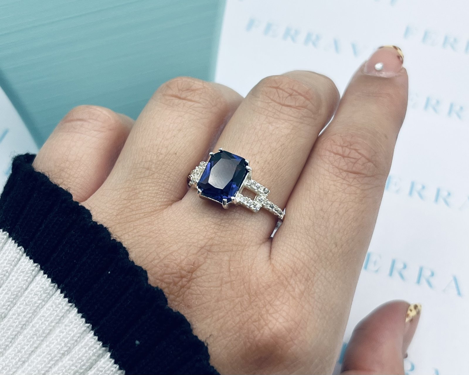 Imagen adicional 1 de Anillo Roma Circón Con Cristal Morado