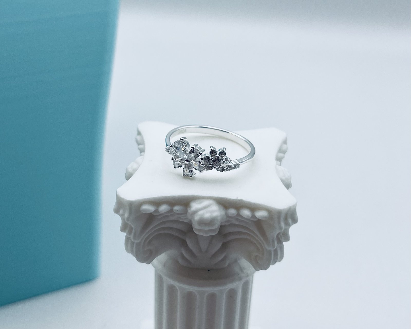 Imagen adicional 2 de Anillo Flor Cristal