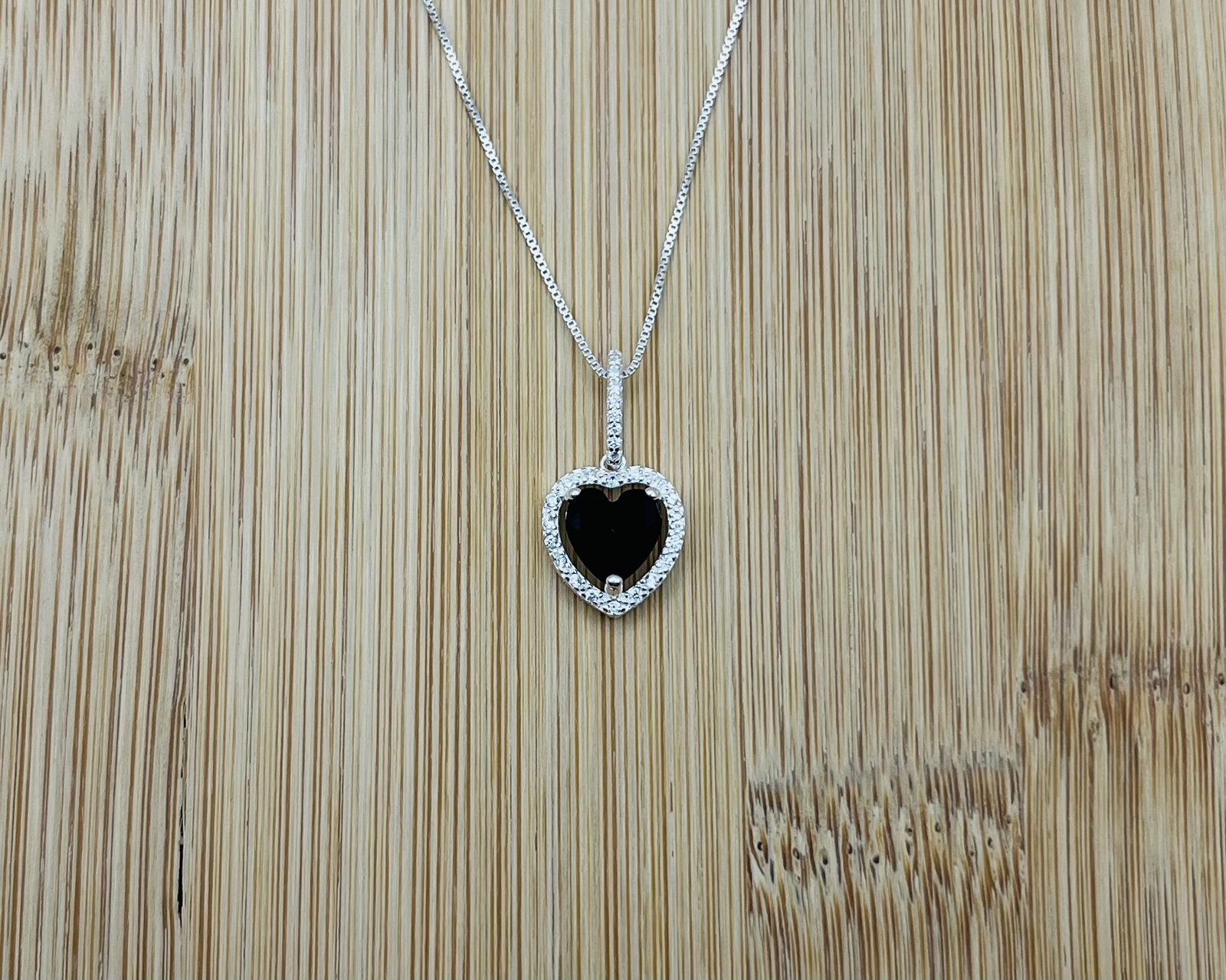 Imagen adicional 1 de Conjunto Corazón Circones Ónix
