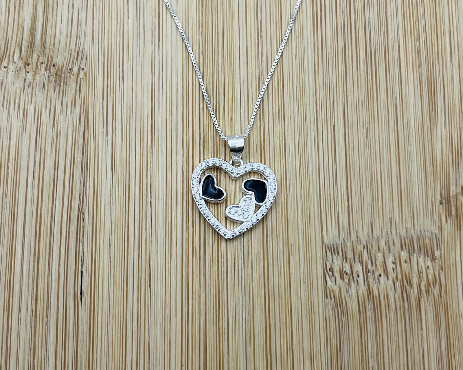 Imagen adicional 1 de Conjunto Corazón Esmaltado Circones