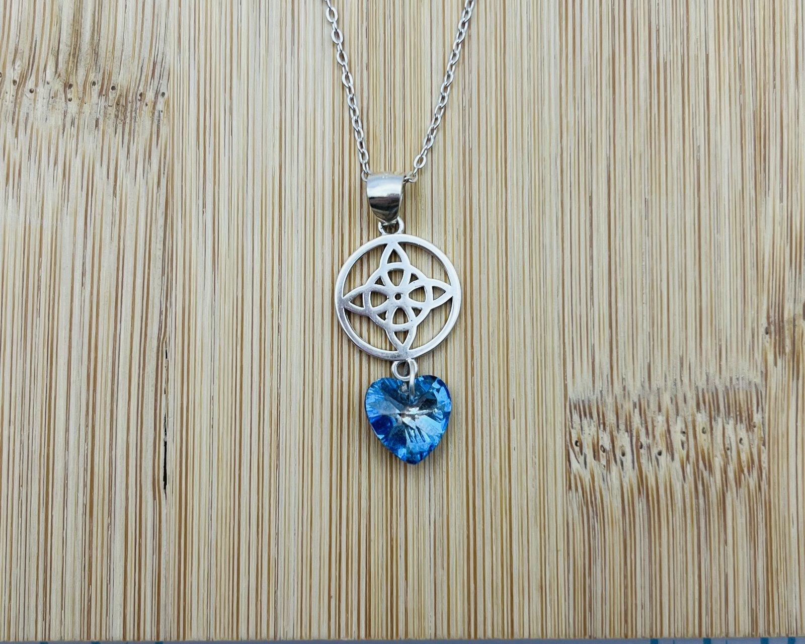 Imagen adicional 1 de Conjunto Corazón Nudo De Bruja Calipso