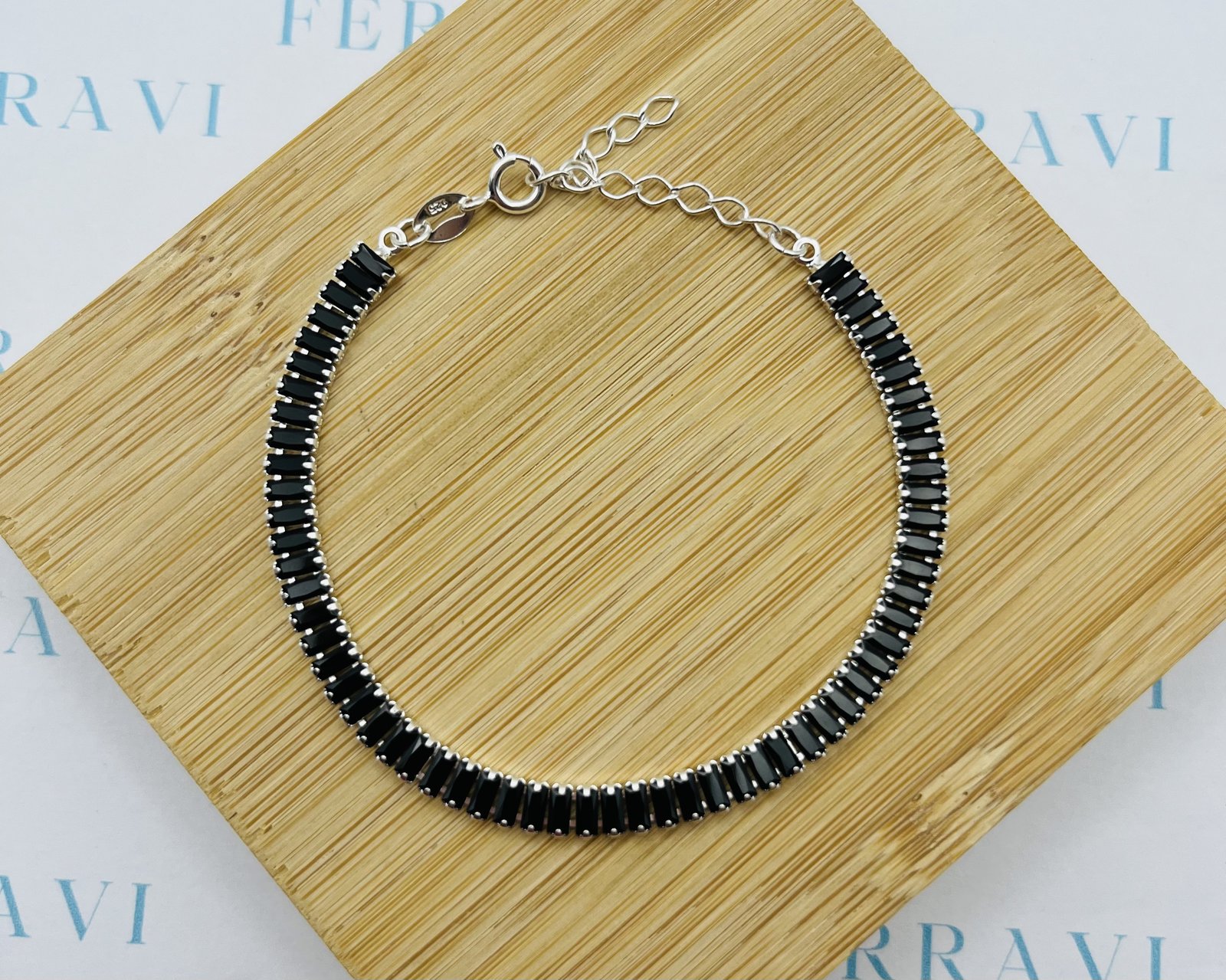 Imagen adicional 1 de Pulsera Cristal Ambar Negra