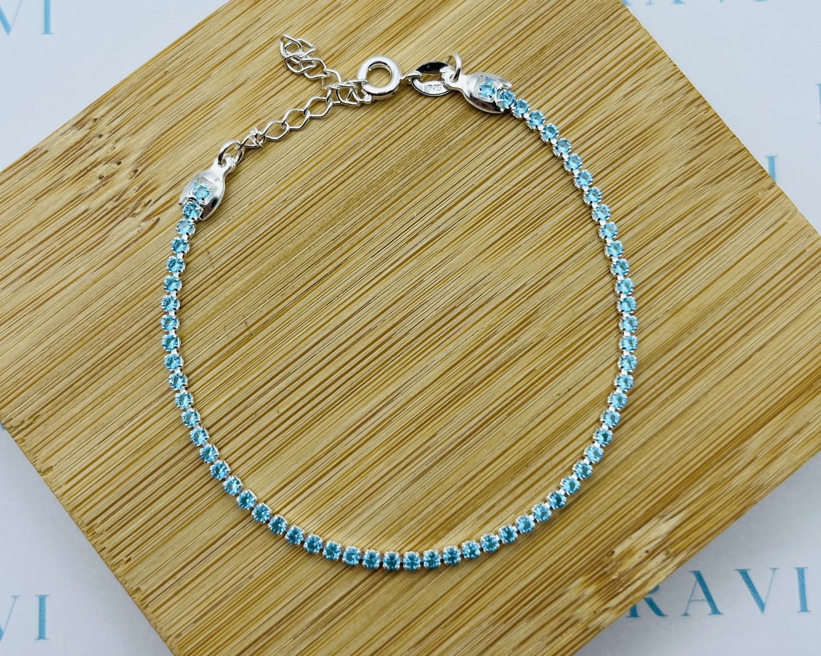 Imagen adicional 1 de Pulsera Tennis Cristal Celeste