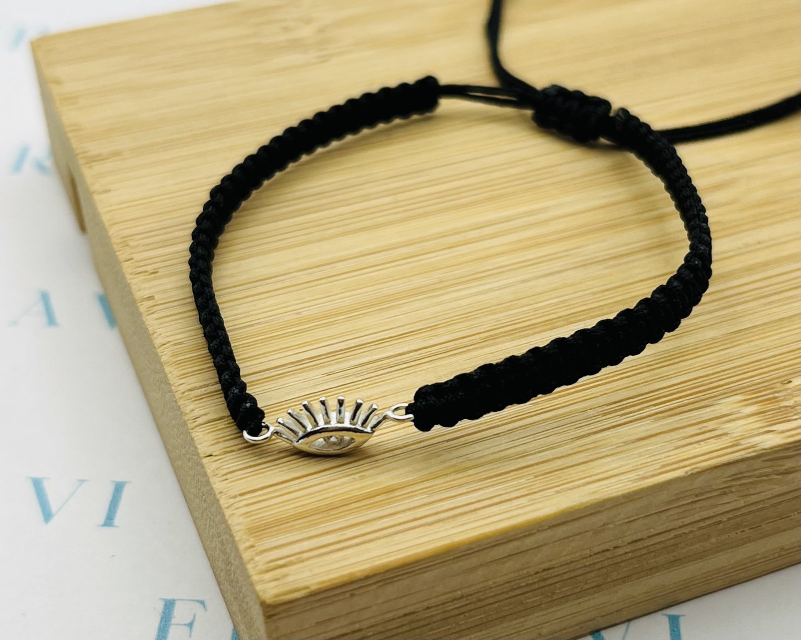 Imagen adicional 1 de Pulsera Hilo Negro Ajustable Ojo Turco Circón